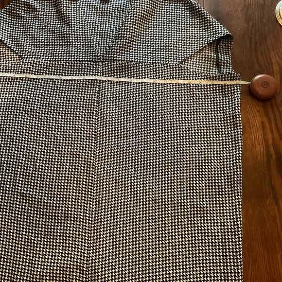 “CLUB MONACO” Tunic Style Black and White Dress. - Picture 13 of 14